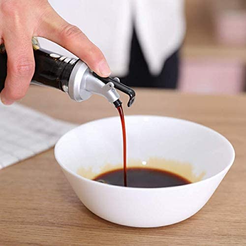 Liquor Pourer Dispenser Oil Drizzler Sprayer with Dust Cap Pourers Plastic Nozzle Spirit Wine Tapered Spout for Bar, Kitchen Use Open & Close